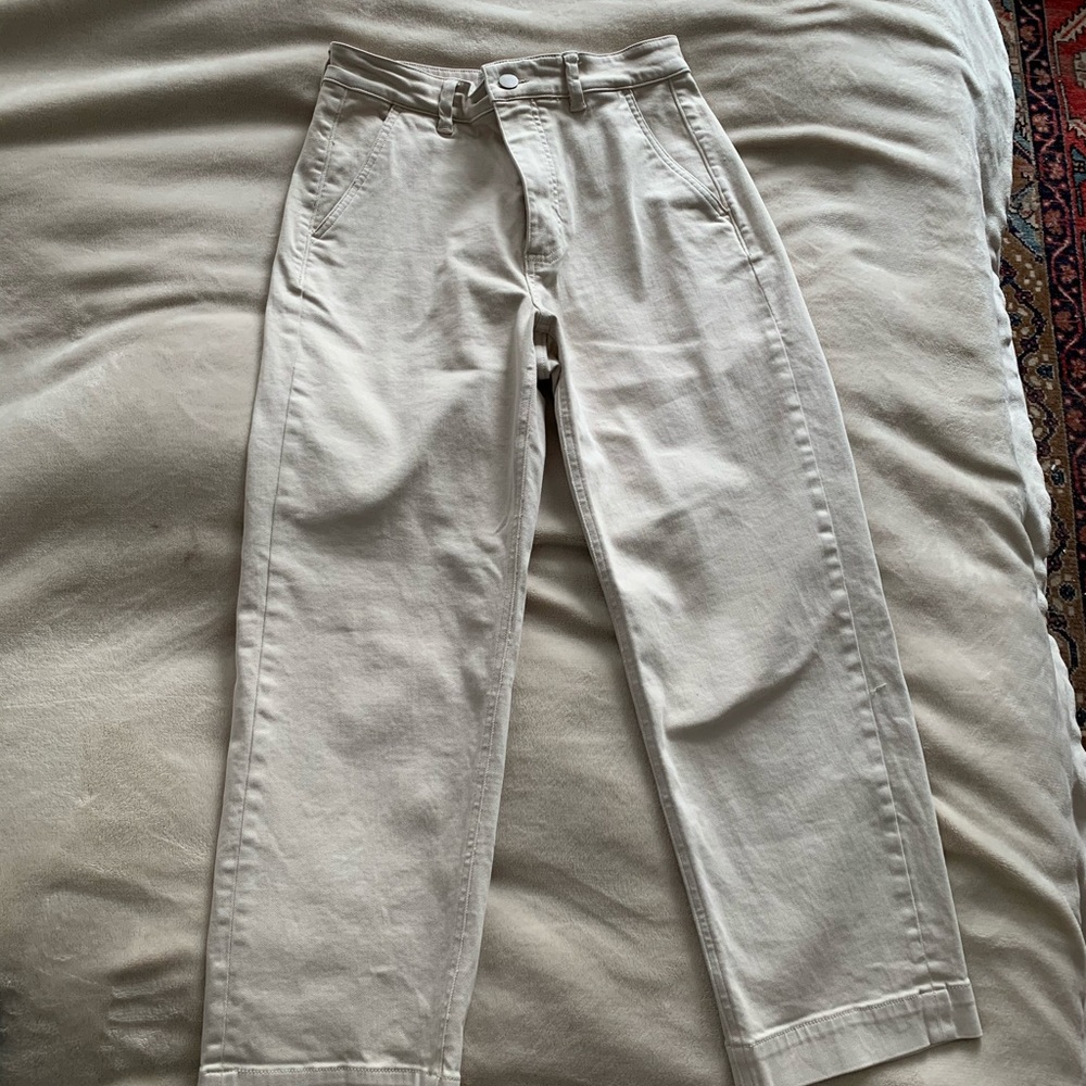 Color: Bone - Everlane straight leg crop pant.
